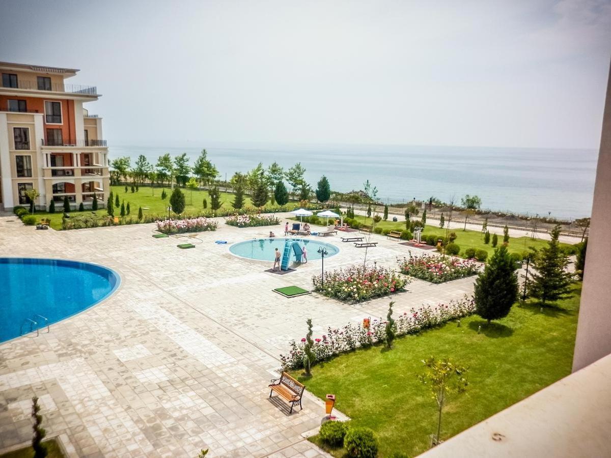 Prestige Fort Beach - Premium Apartments Свети Влас Екстериор снимка