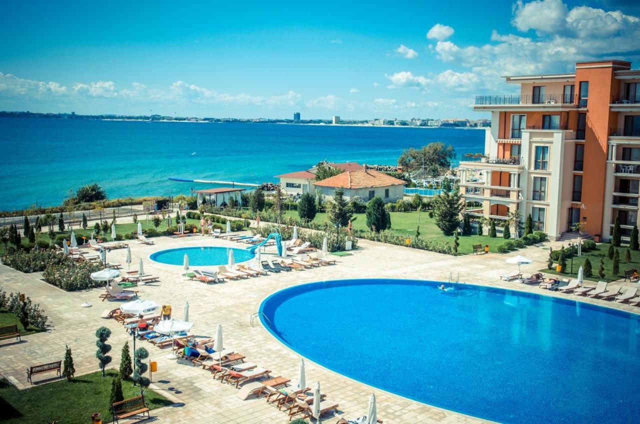 Prestige Fort Beach - Premium Apartments Свети Влас Екстериор снимка