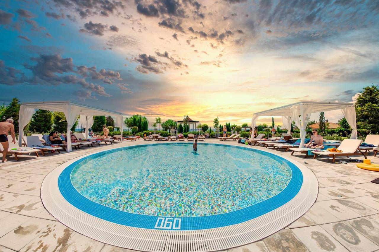 Prestige Fort Beach - Premium Apartments Свети Влас Екстериор снимка