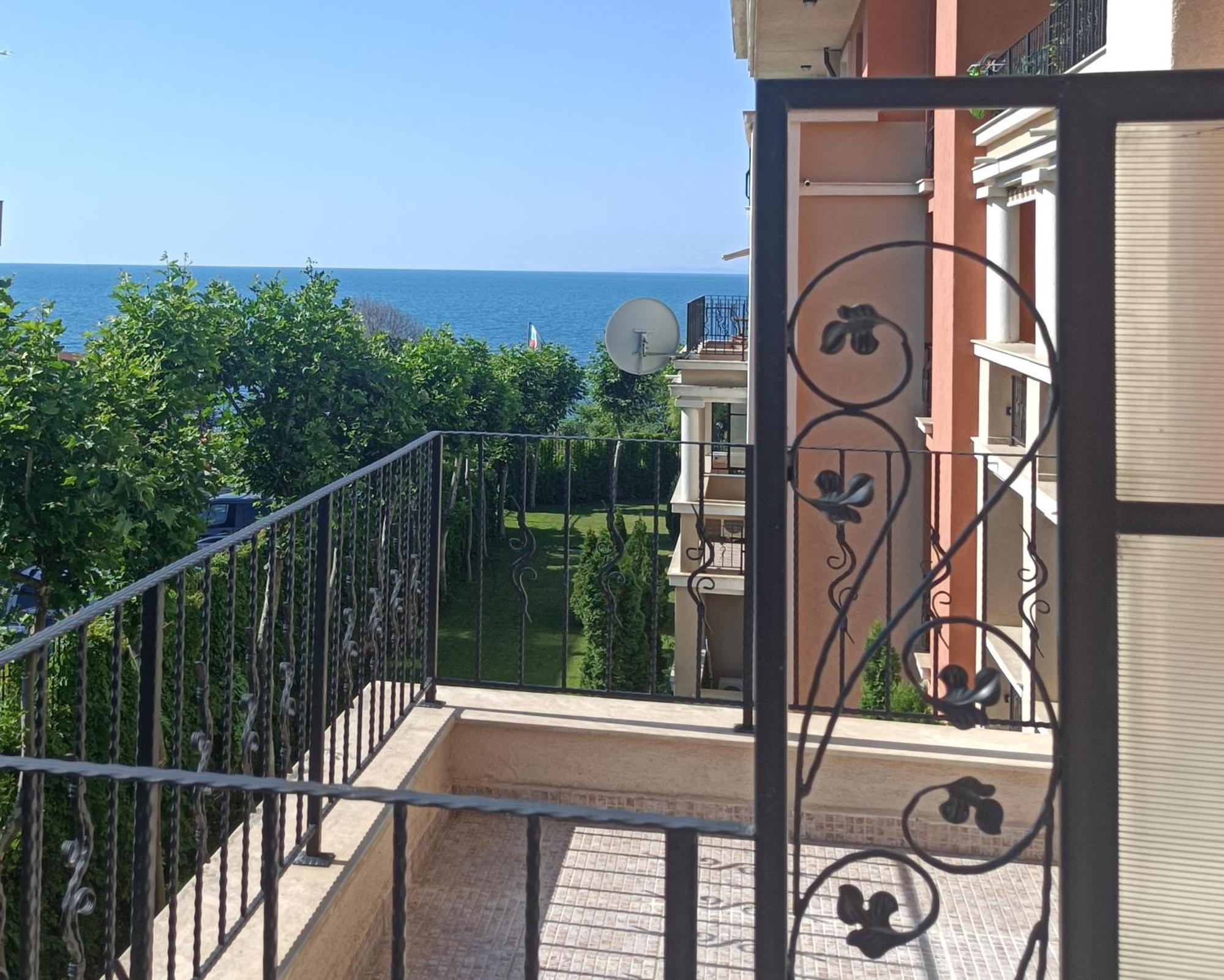 Prestige Fort Beach - Premium Apartments Свети Влас Екстериор снимка